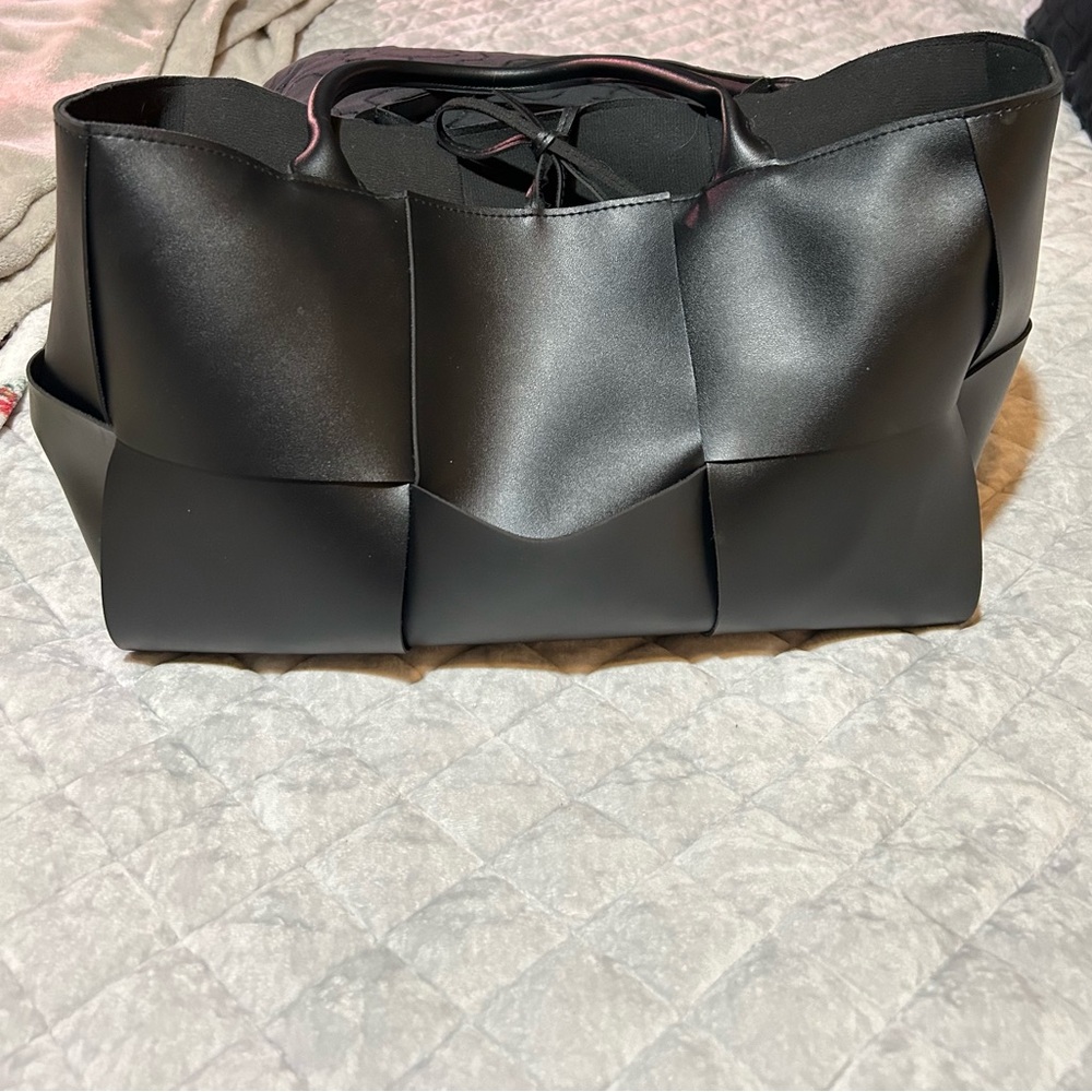 Woven Handbag - Picture 5 of 5